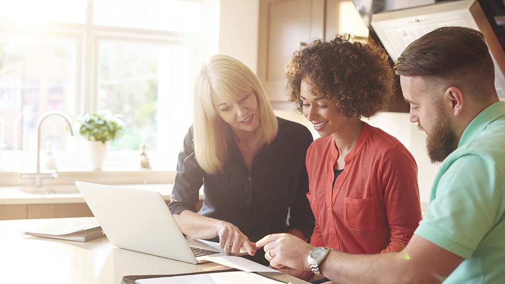 couple getting financial advice