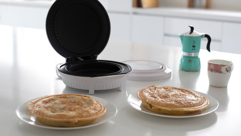 Kmart Family Pie Maker vs oven baked pie on counter top lead