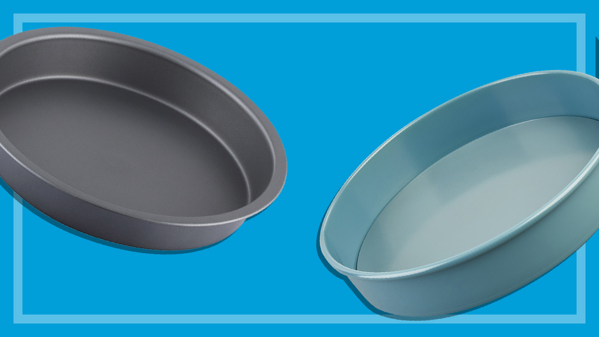 two differently priced cake tins