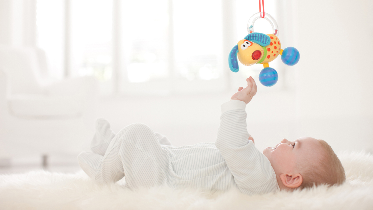 babyplayingwithtoysafetylead