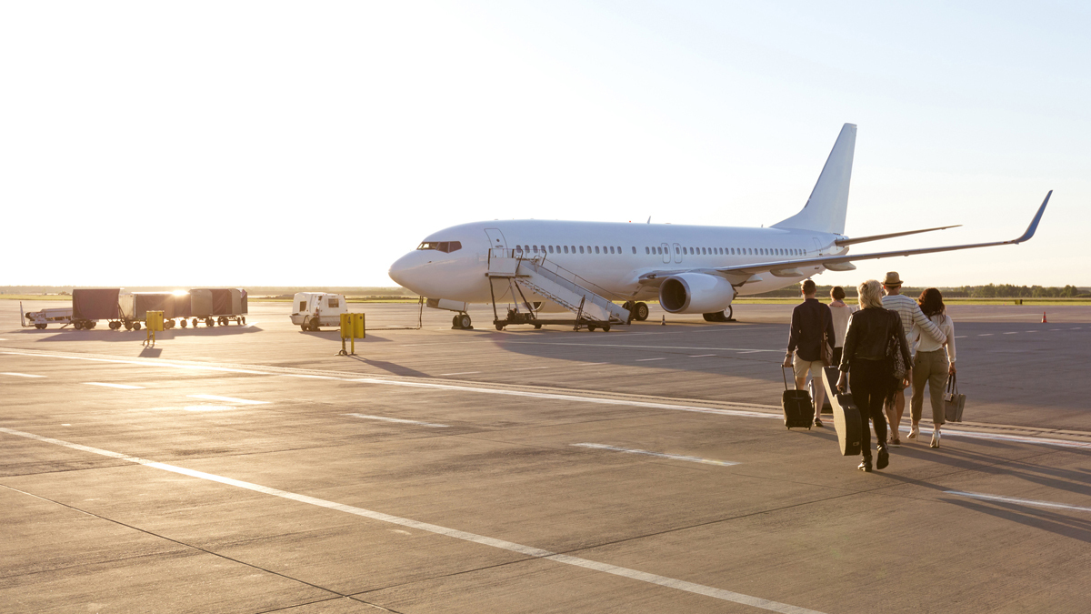 group_of_people_boarding_a_plane