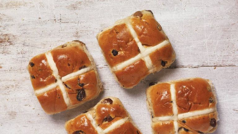 hot_cross_buns_on_table