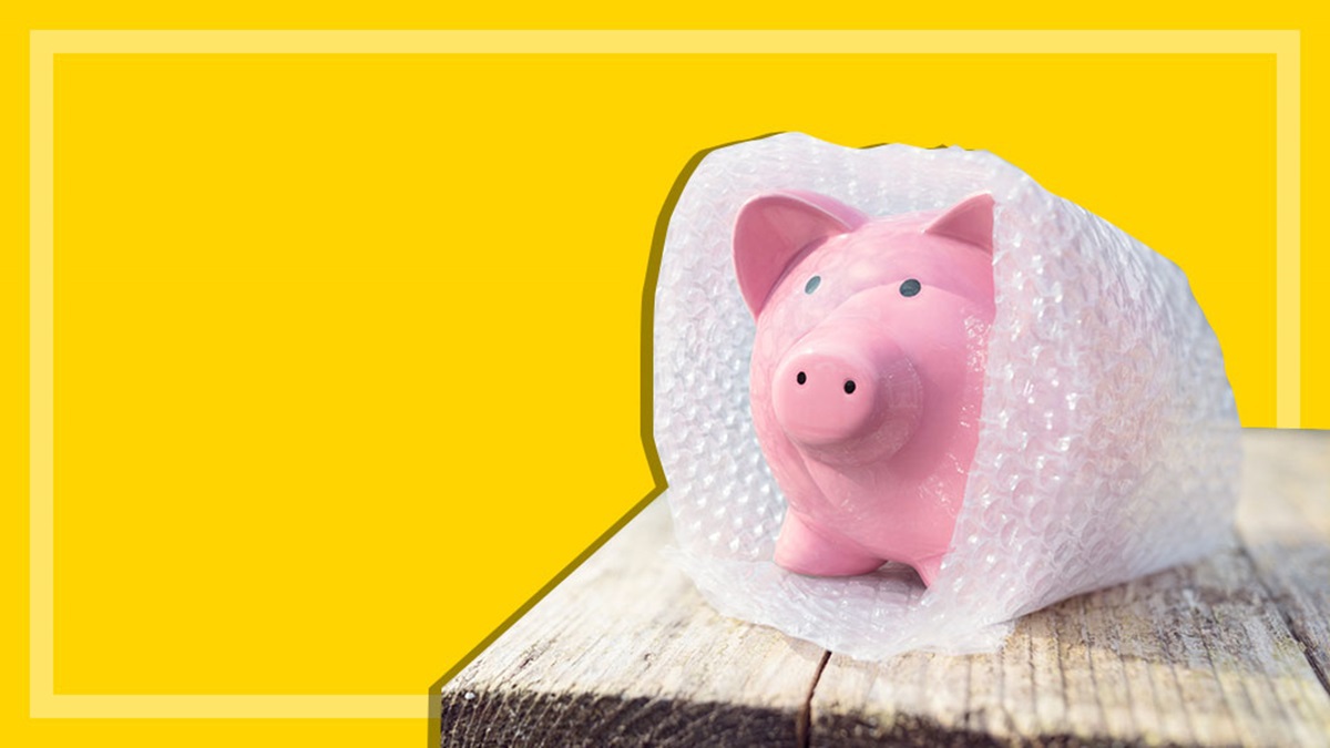 piggy_bank_wrapped_in_bubble_wrap_bg