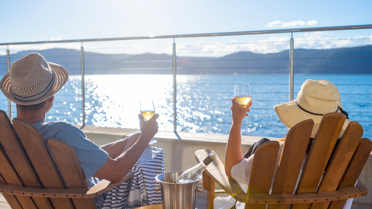 two_people_on_a_cruise